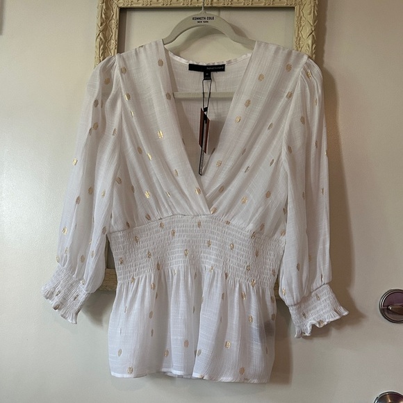 HARVE BENARD | White Blouse with Gold Accents V-neck Balloon Sleeves Smocked - Picture 2 of 13